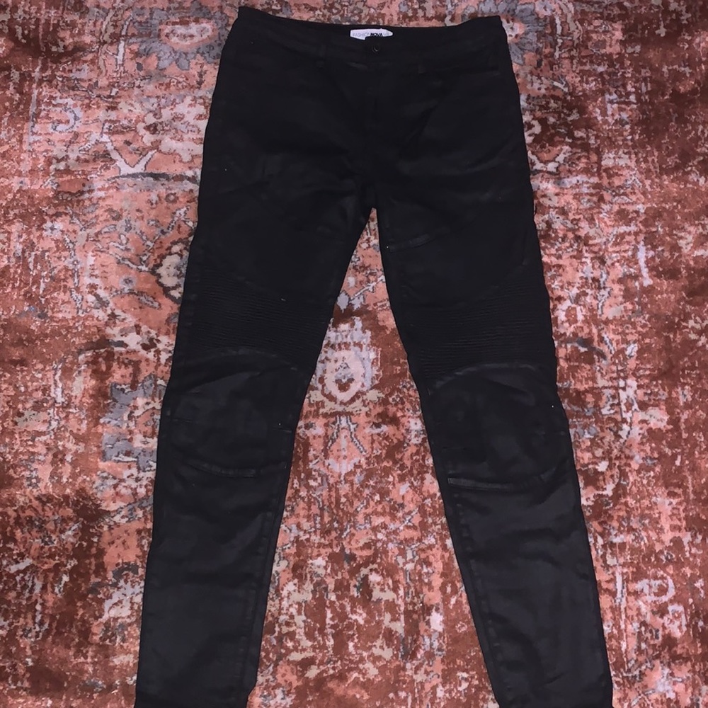 Fashion Nova men black jeans. Size 34